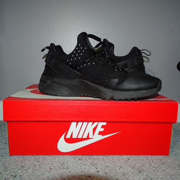 Nike Other - NIKE HUARACHE UTILITY